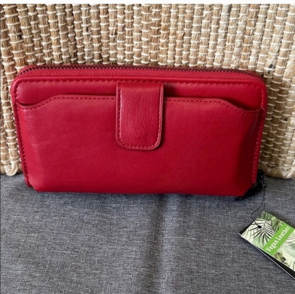 Badgley Mischka Red Quilted Clutch - Picture 3 of 6